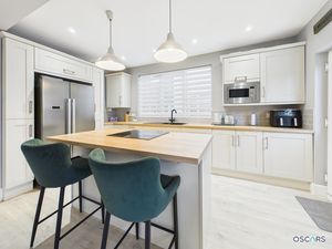 Photo 25- click for photo gallery